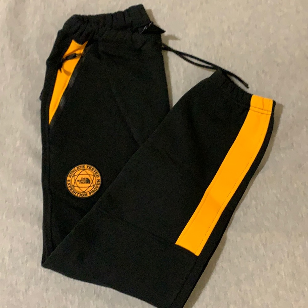 NWOT The North Face joggers